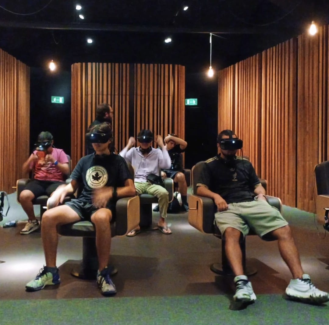 nois, noies, adolescents, famílies, experiència immersiva, fundació portal, amalgama7